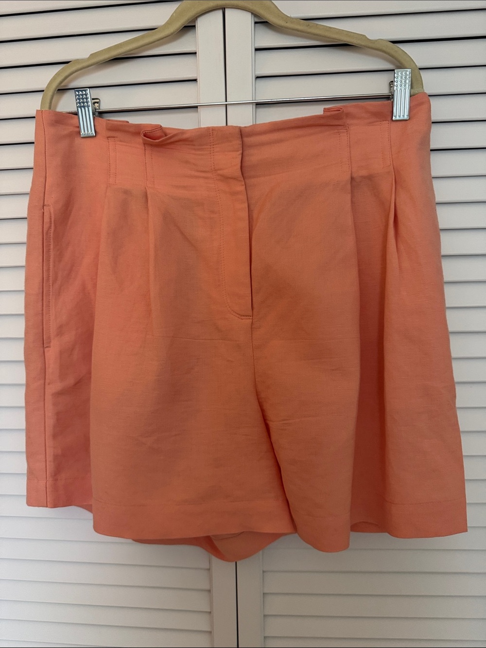 Ann Taylor Peach Pleated Bermuda Shorts